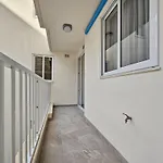 Open Park Views 2 Bedroom Modern 4 Apartment