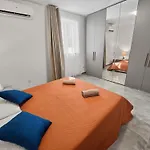 Apartment Open Park Views 2 Bedroom Modern 4 *