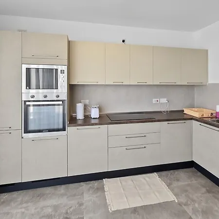 Open Park Views 2 Bedroom Modern 4 - Appartement