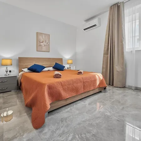 Open Park Views 2 Bedroom Modern 4 - Appartement
